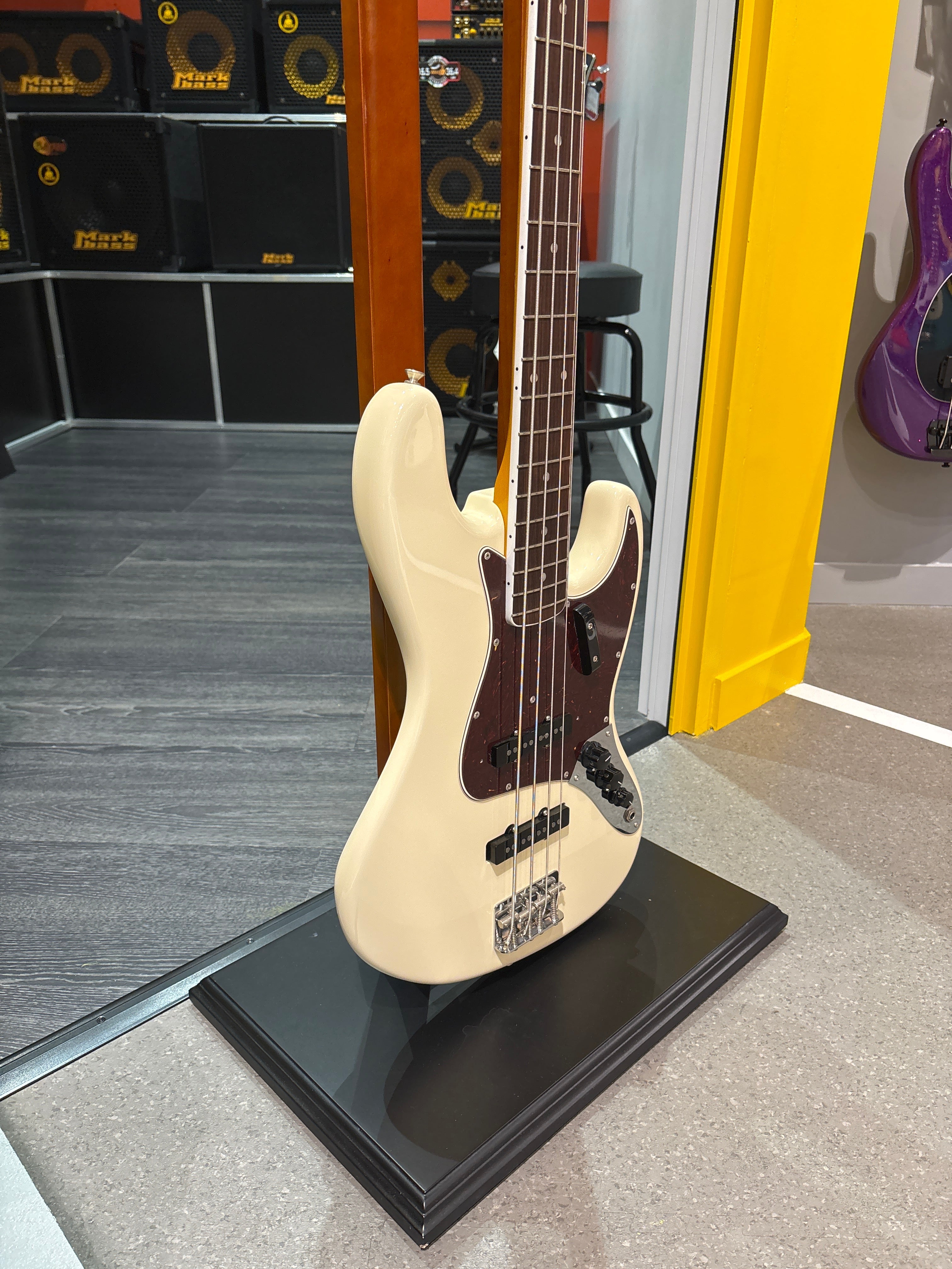 Fender American vintage II 1966 Jazz Bass Basses