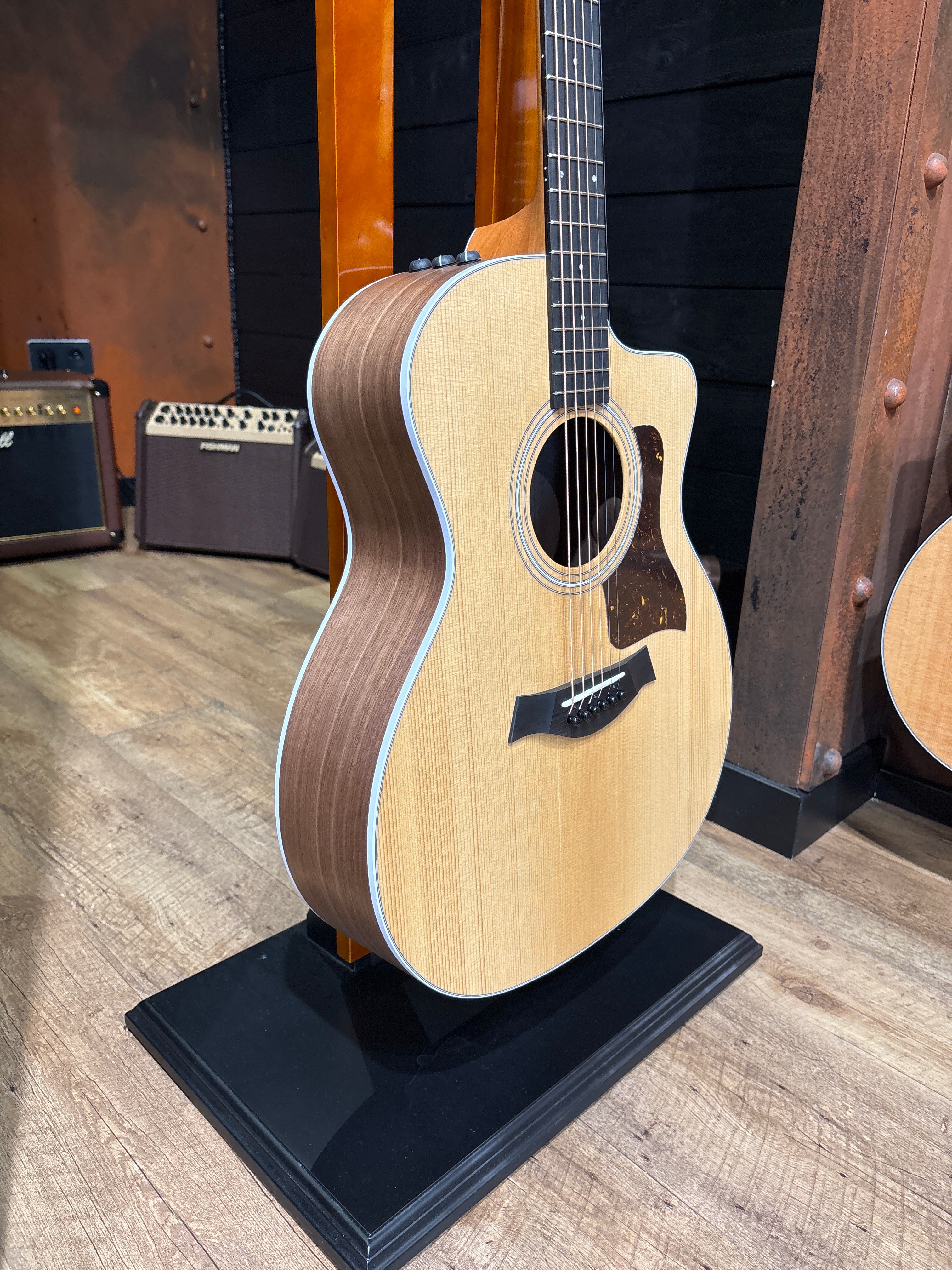Taylor 214CE