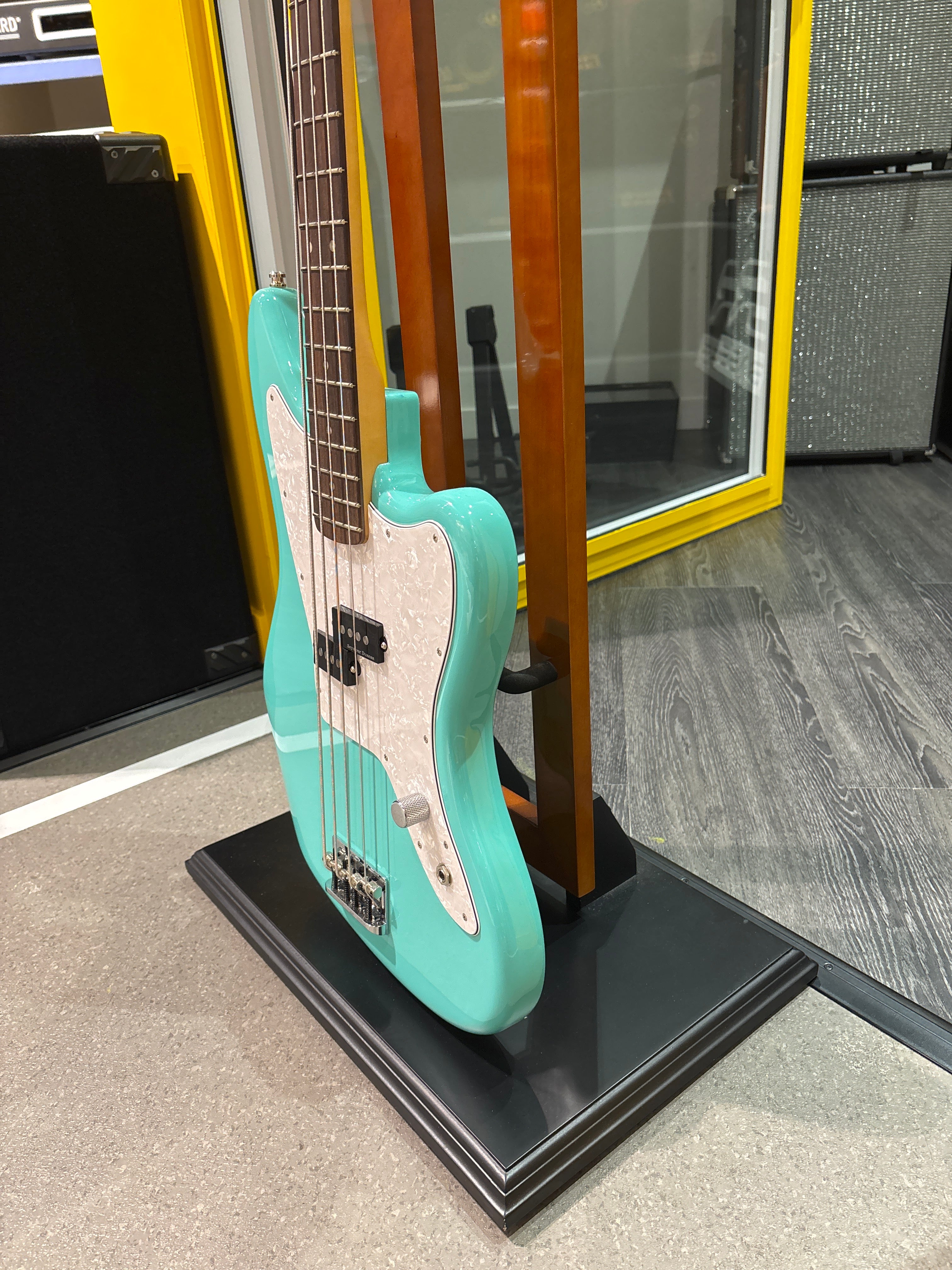 Fender Mark Hoppus Jaguar Bass