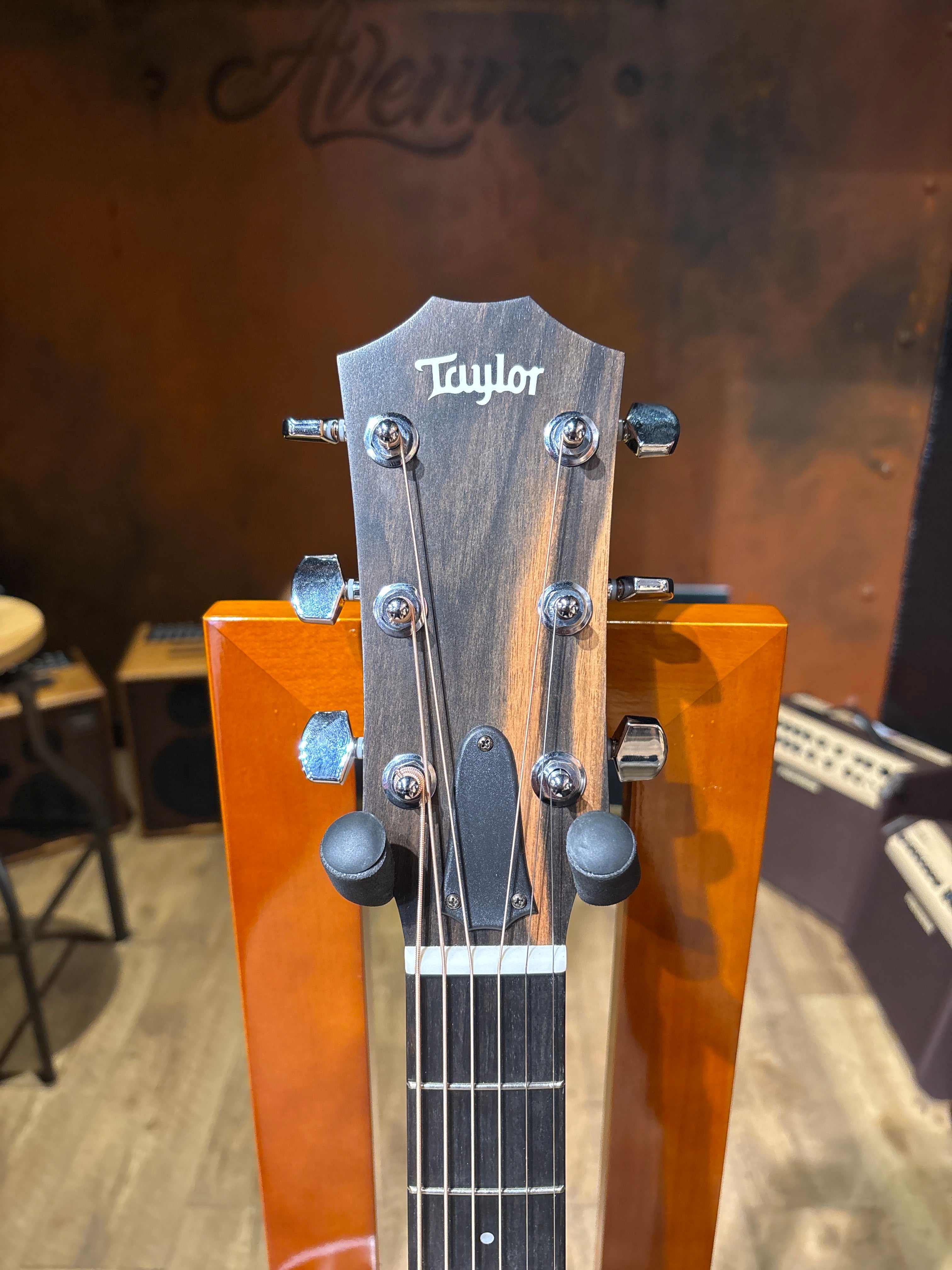 Taylor 214CE