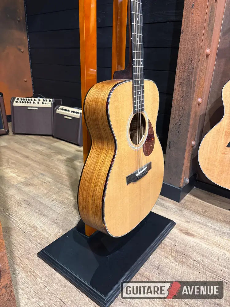 Eastman E3OME Guitare électro-acoustique