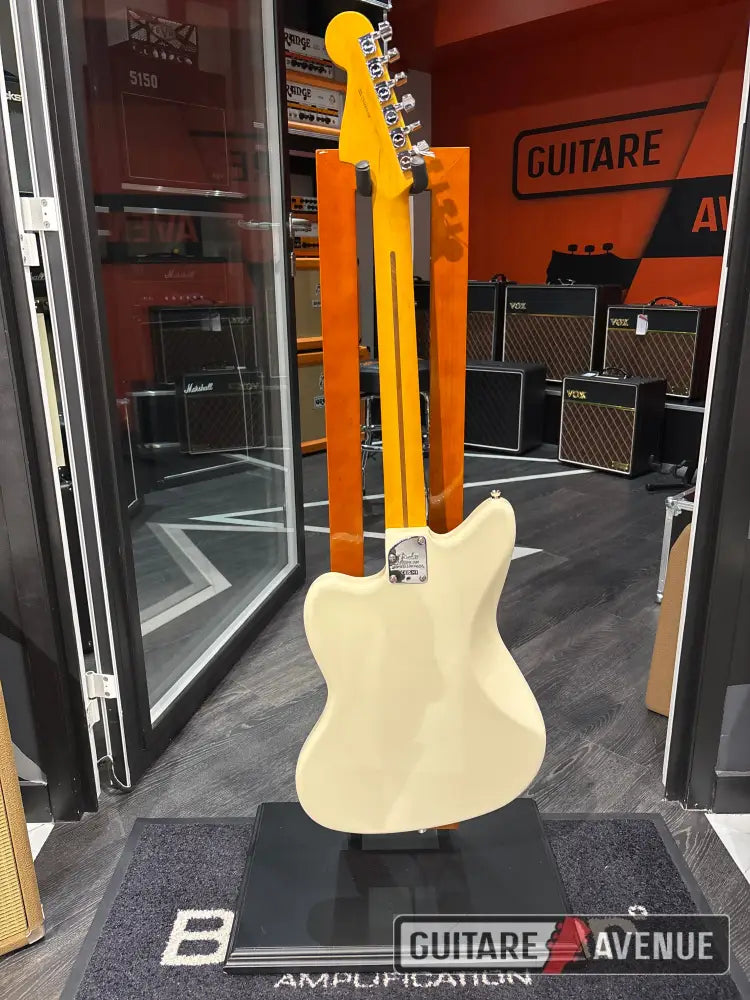 Fender American Professionnal Jazzmaster RW Olympic white - Guitare électrique