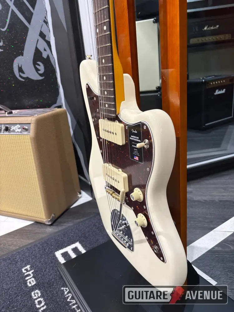 Fender American Professionnal Jazzmaster RW Olympic white - Guitare électrique