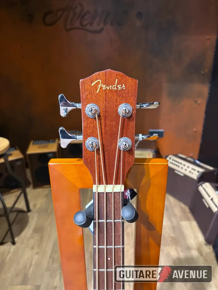 Fender CB60SCE Basses