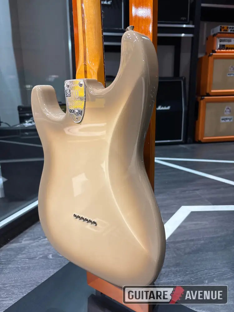 Fender Vintera II Stratocaster Antigua 70e anniversaire - Guitare électrique