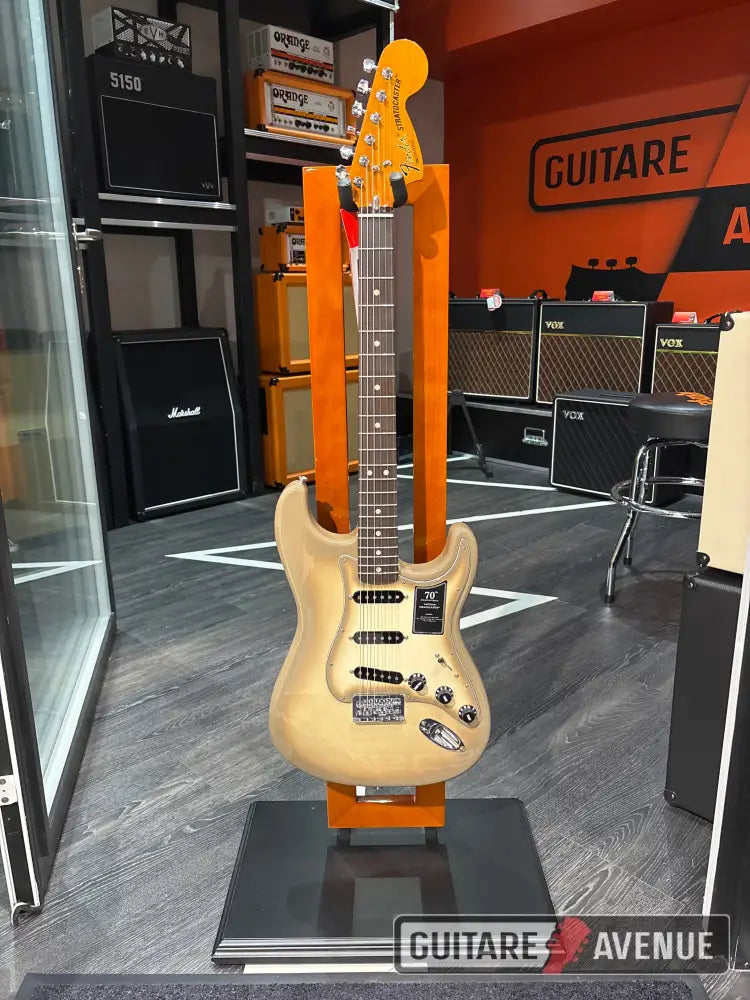 Fender Vintera II Stratocaster Antigua 70e anniversaire - Guitare électrique