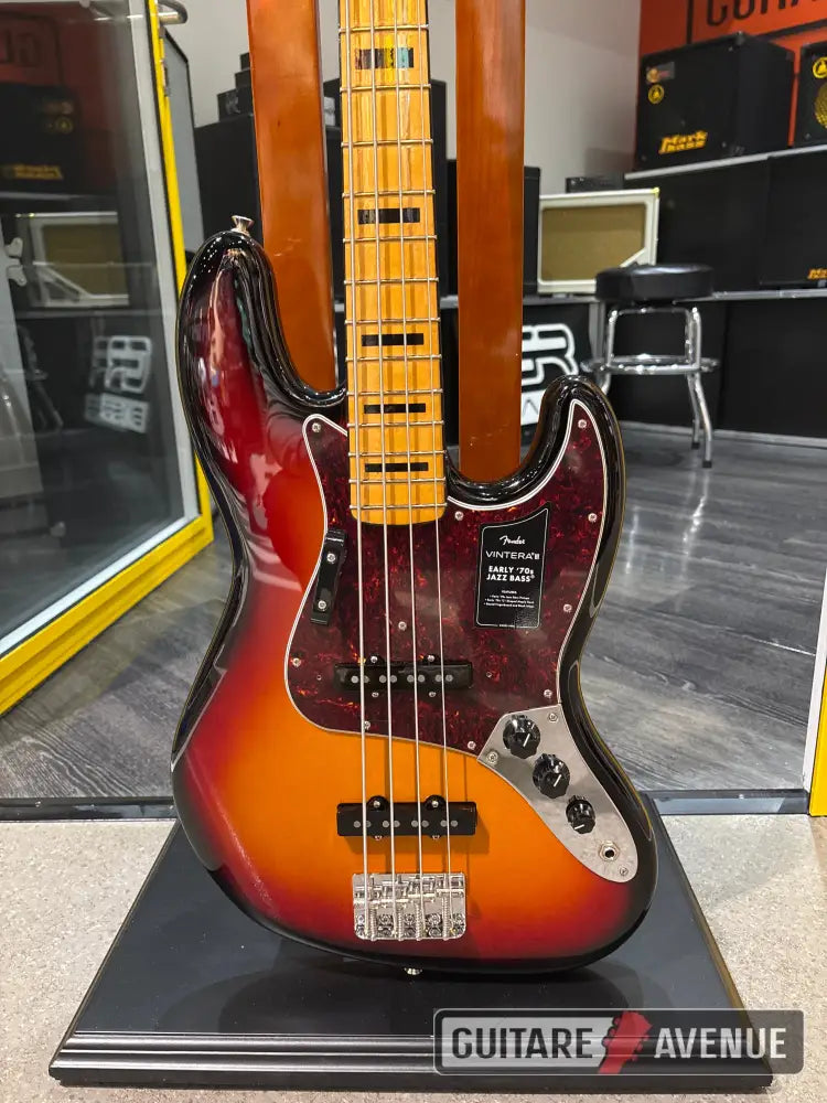 Fender vintera III Early 70’s Jazz Bass - Basses