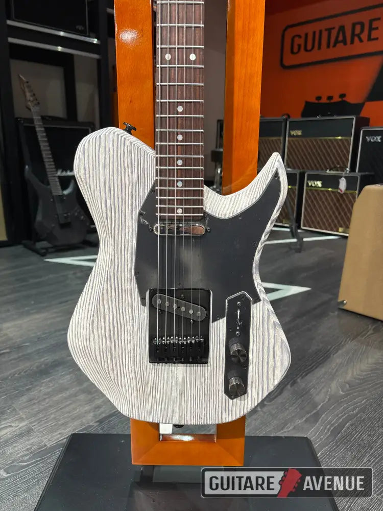 Flamel Guitars Cyanure Standard - Guitare électrique