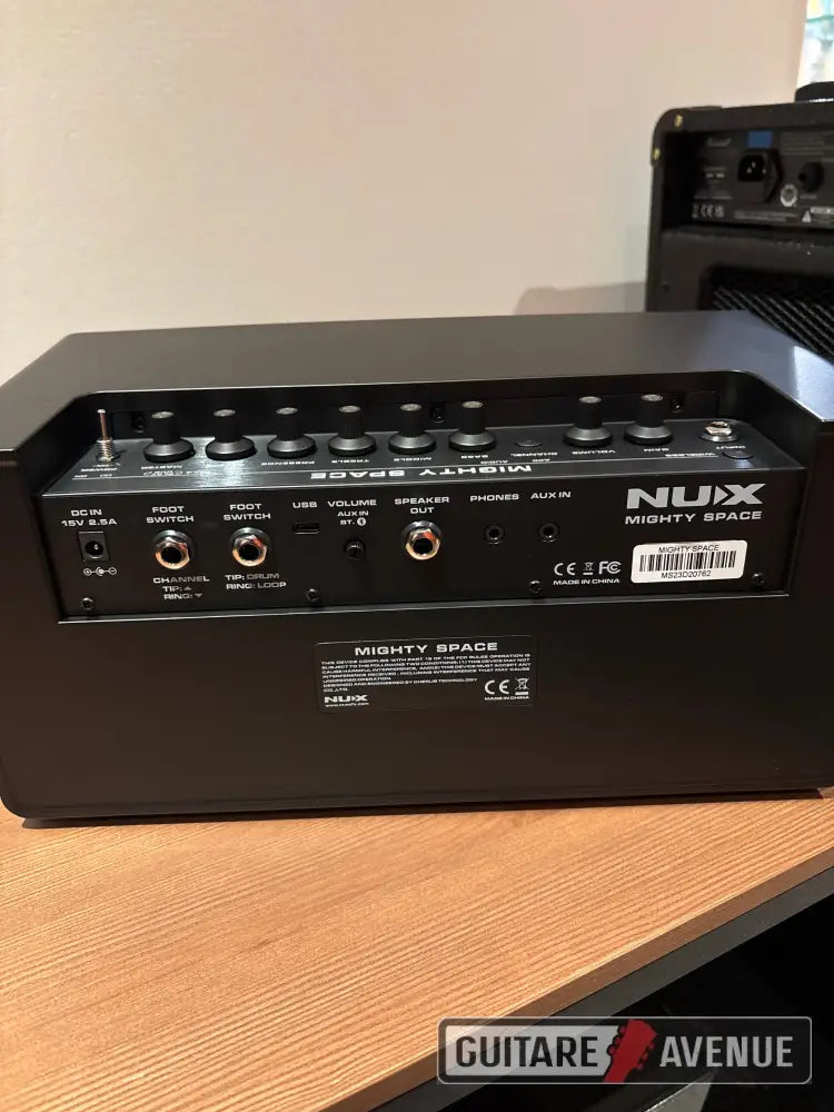 Nux Mighty space Ampli