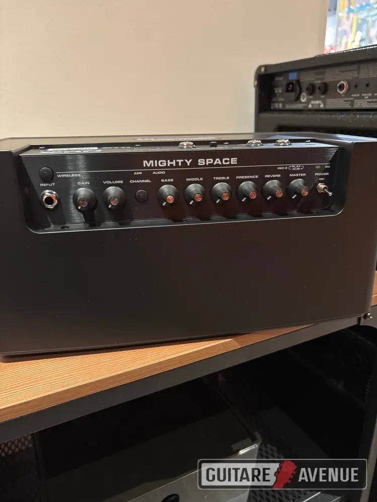 Nux Mighty space Ampli