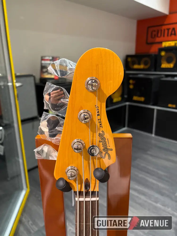 Squier Classic vive 60’s Jazz Bass fretless Basses