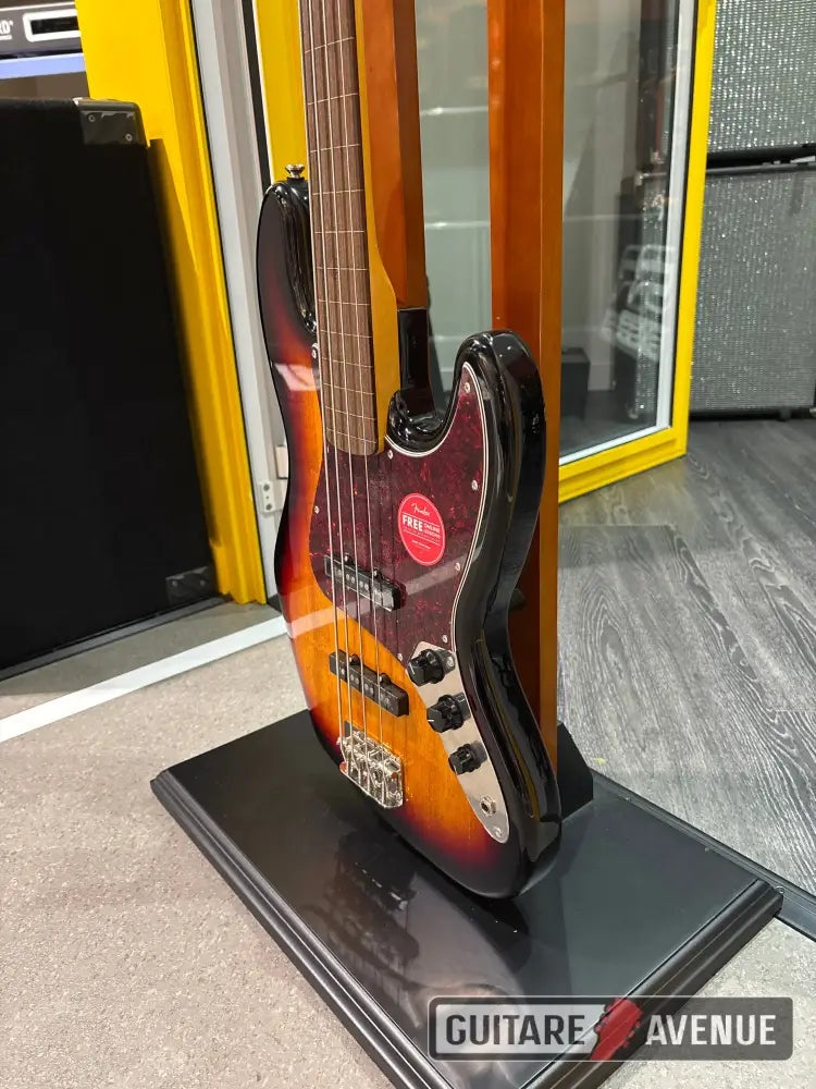 Squier Classic vive 60’s Jazz Bass fretless Basses