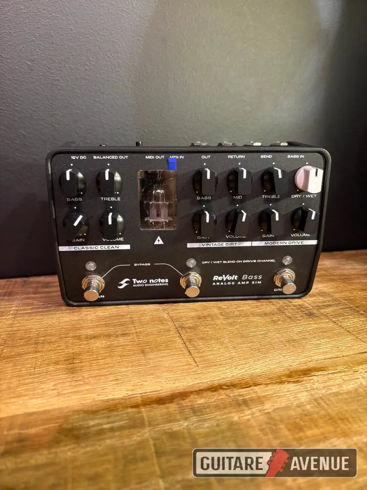 Two Notes Revolt Bass Effet