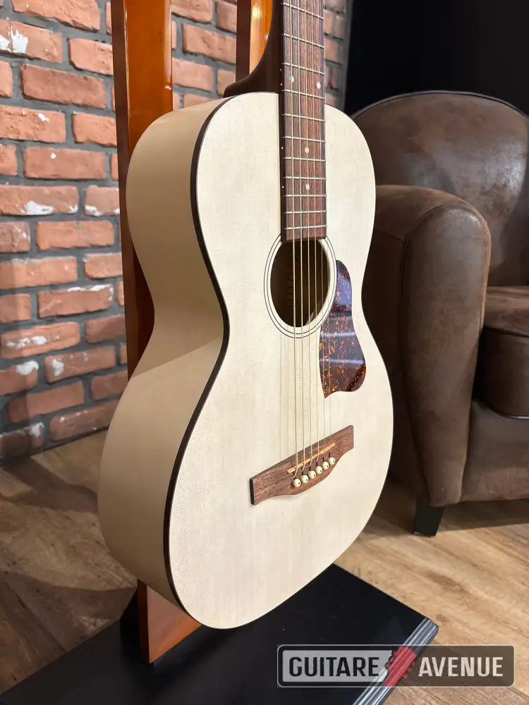 Art & Lutherie Roadhouse faded cream - occasion Guitare acoustique d’occasion