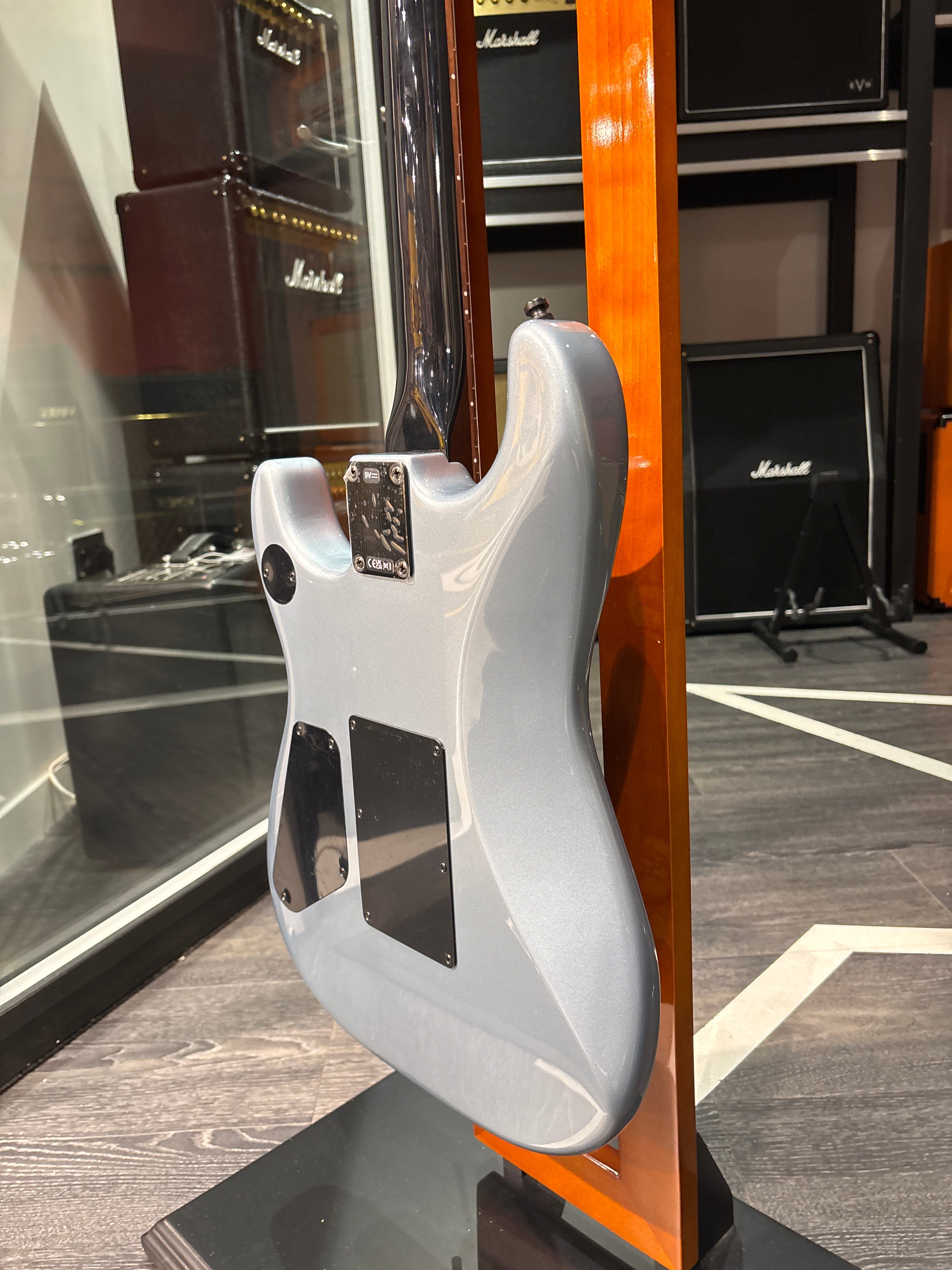 La guitare « Arm the Homeless » de Tom Morello signature