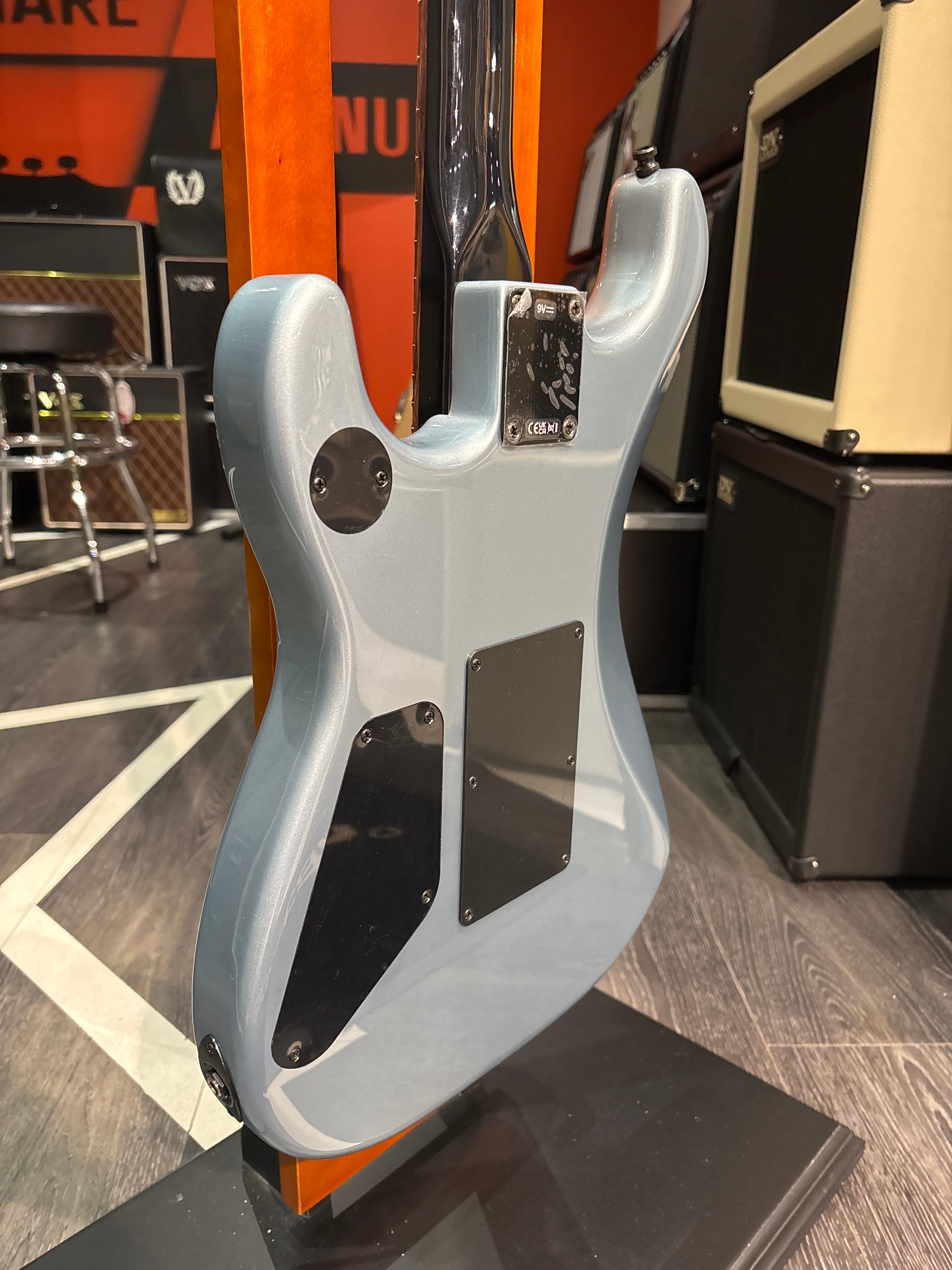 La guitare « Arm the Homeless » de Tom Morello signature