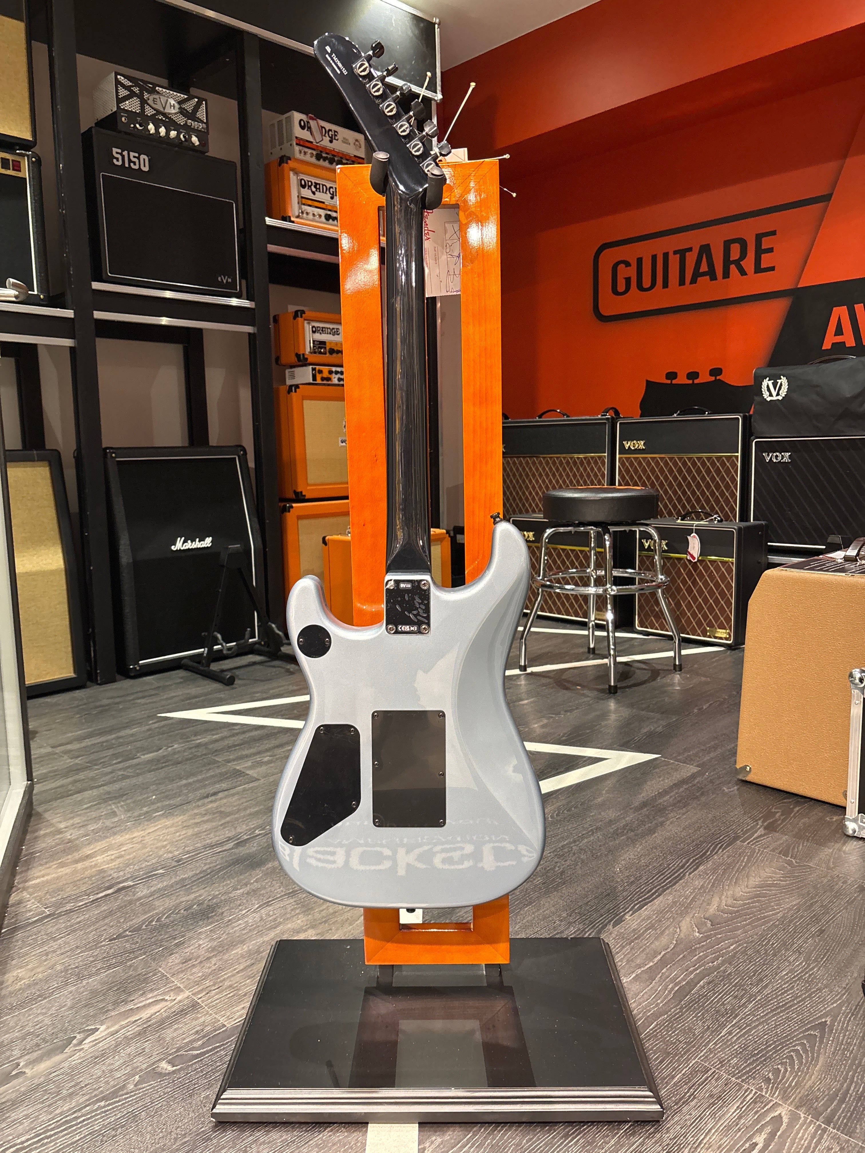 La guitare « Arm the Homeless » de Tom Morello signature