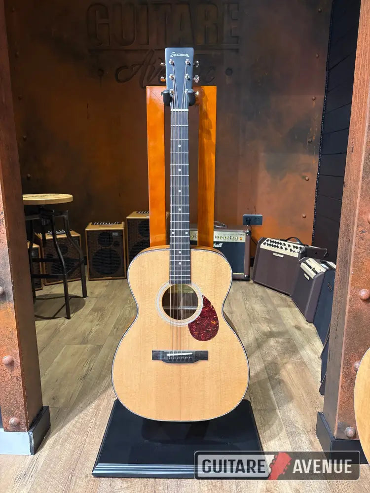 Eastman E3OME Guitare électro-acoustique