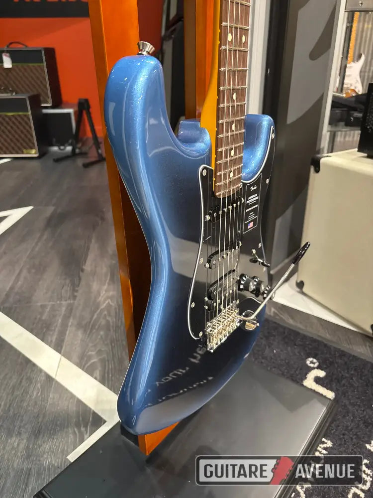 Fender American Professionnal Stratocaster HSS RW Dark night - Guitare électrique