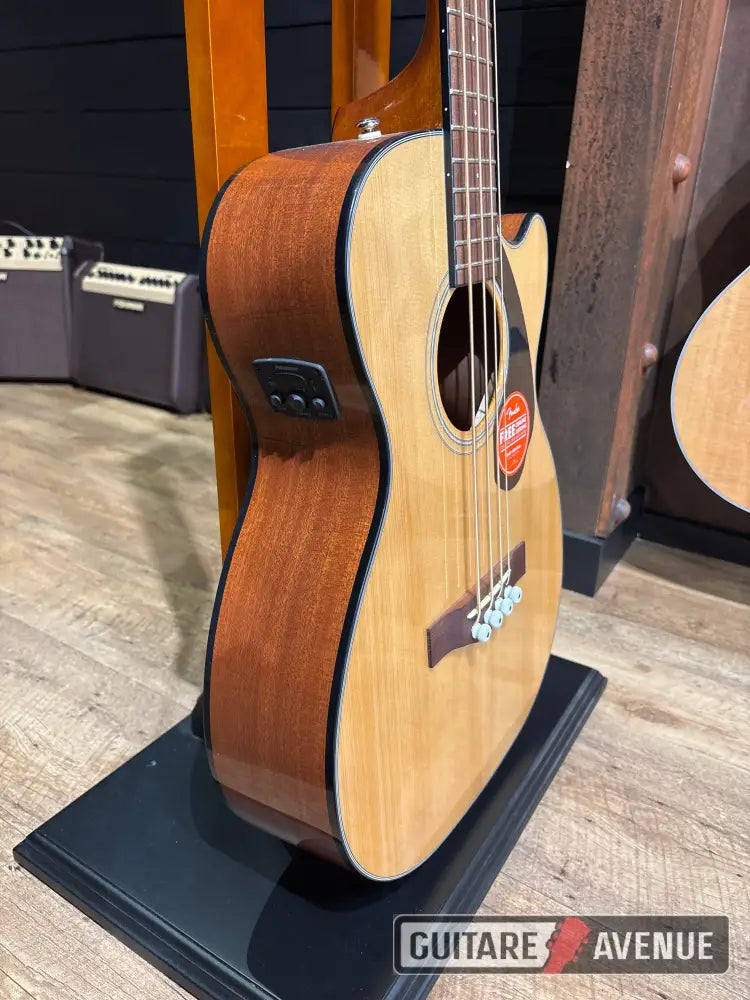 Fender CB60SCE Basses