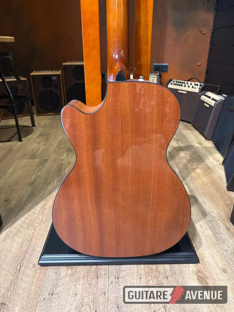 Fender CB60SCE Basses