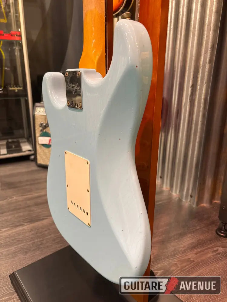 Fender Custom Shop 1969 Stratocaster Journeyman Relic Faded Daphne Blue Custom Shop