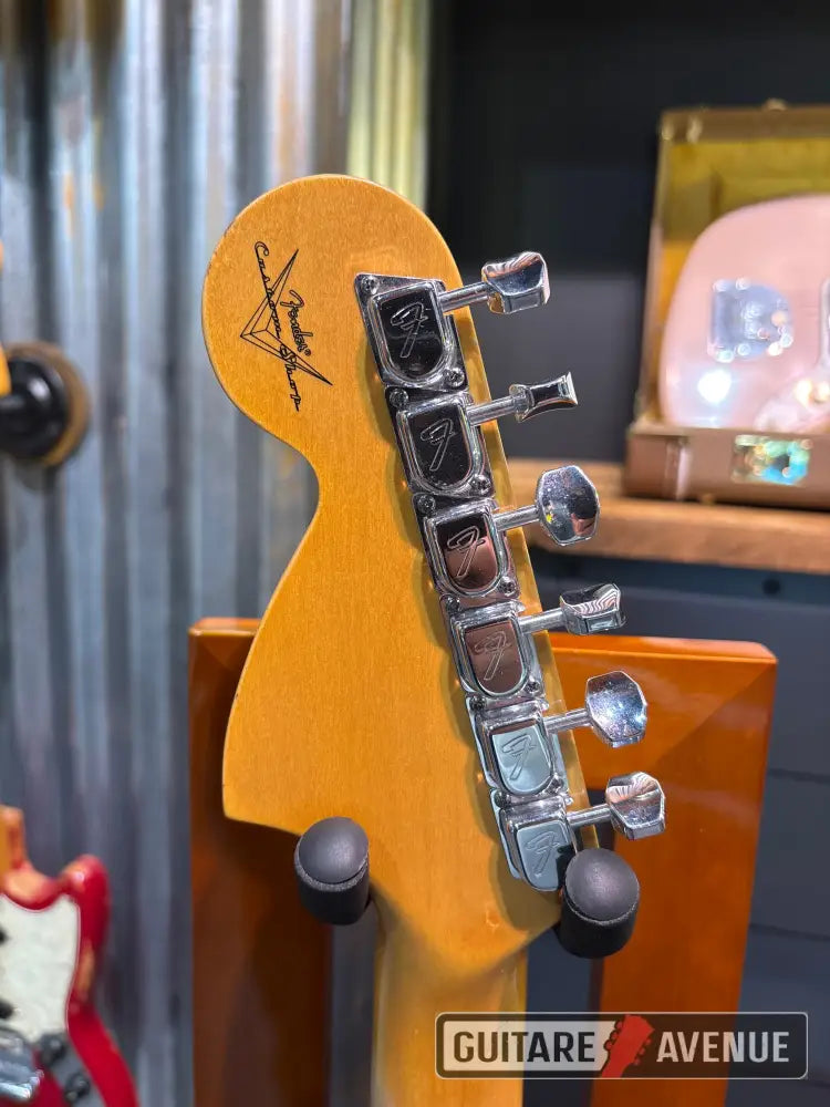 Fender Custom Shop 1969 Stratocaster Journeyman Relic Faded Daphne Blue Custom Shop