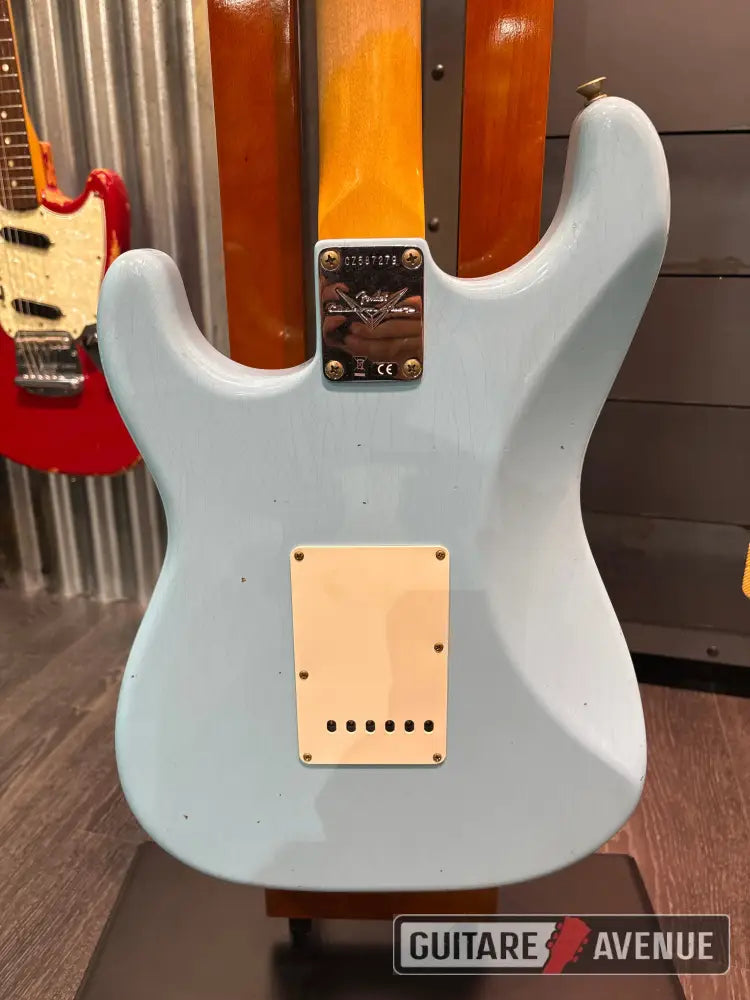Fender Custom Shop 1969 Stratocaster Journeyman Relic Faded Daphne Blue Custom Shop