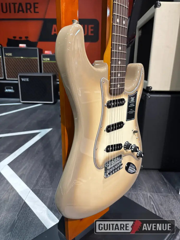 Fender Vintera II Stratocaster Antigua 70e anniversaire - Guitare électrique