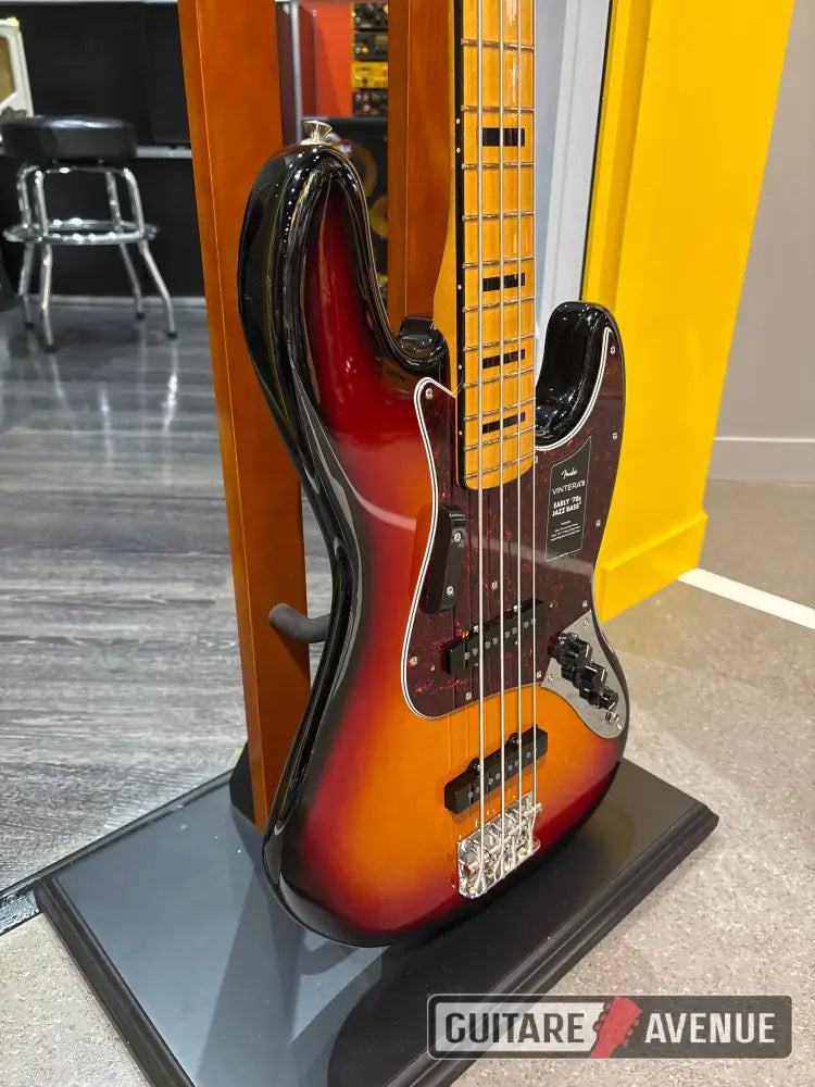 Fender vintera III Early 70’s Jazz Bass - Basses