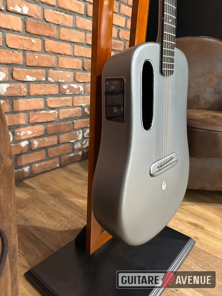 Lava Me III - Occasion Guitare acoustique d’occasion