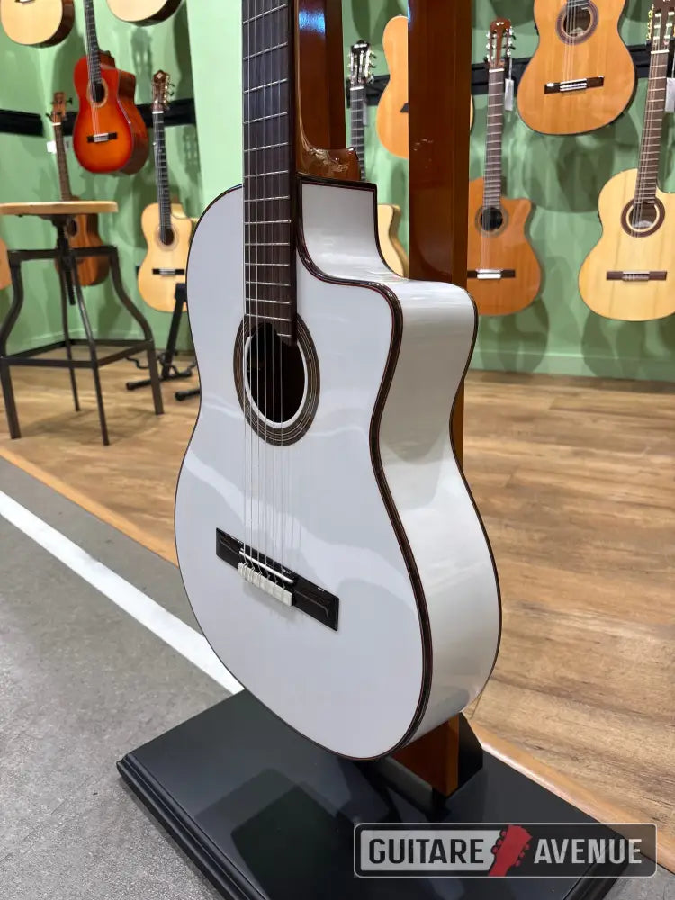Martinez Kema series White MP - Guitare Classique
