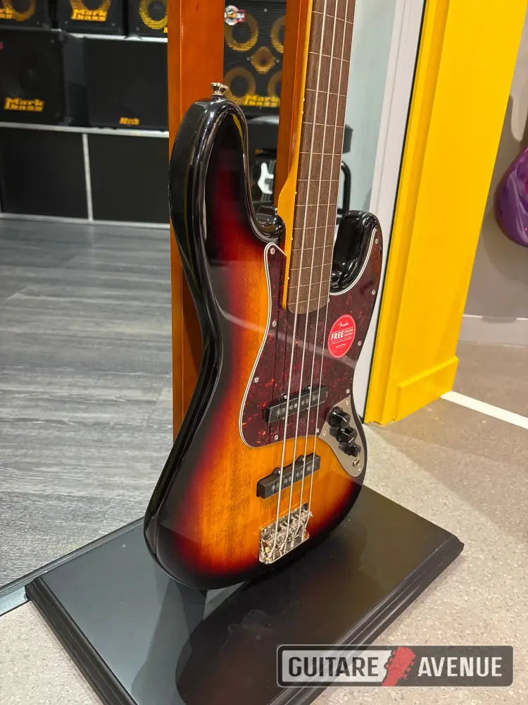 Squier Classic vive 60’s Jazz Bass fretless Basses